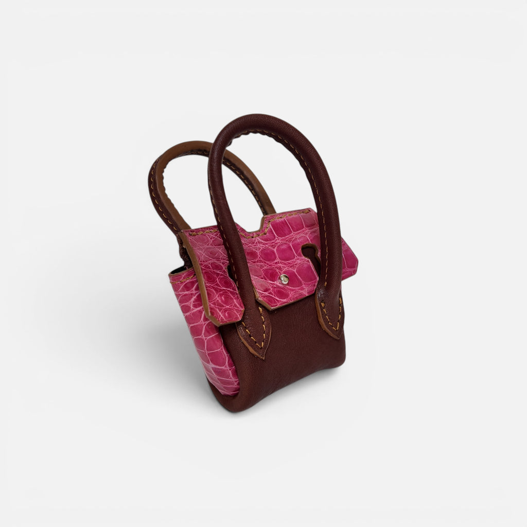 Charmbag MRLM — Alligator Fuchsia
