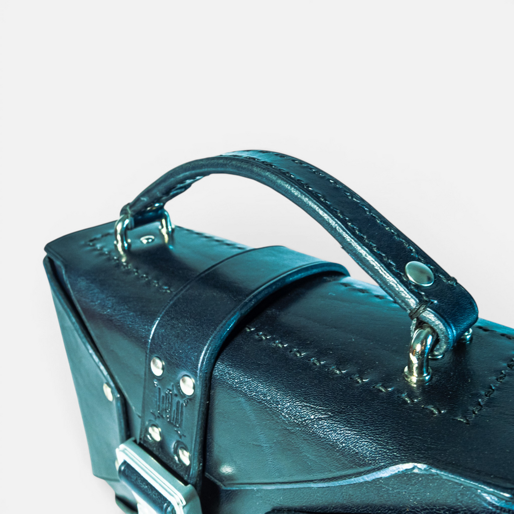 Sac DILI Bleu Marine en cuir pleine fleur, vue d'ensemble